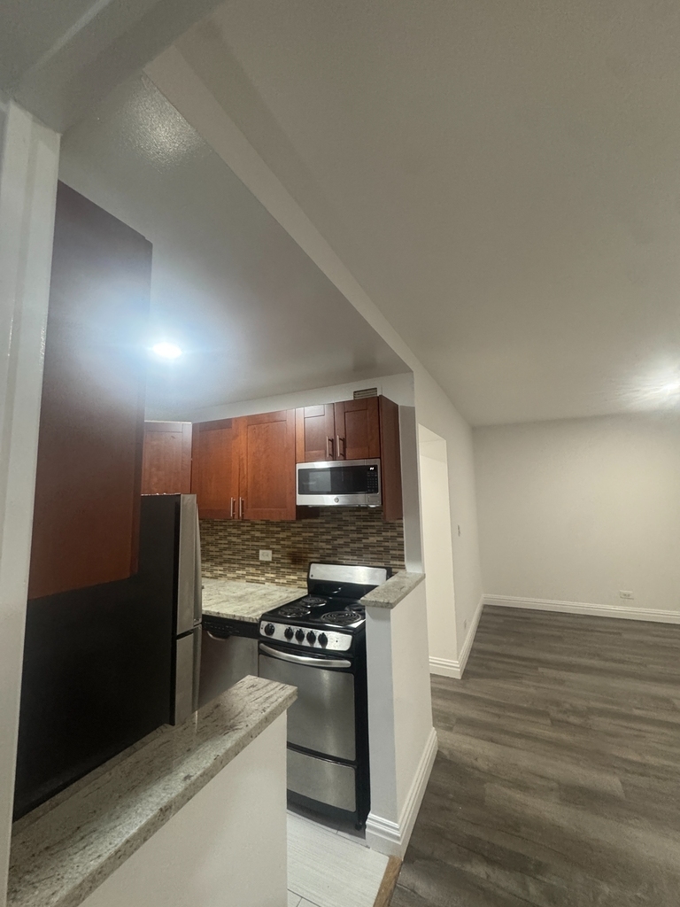W 34th Street - Photo 18