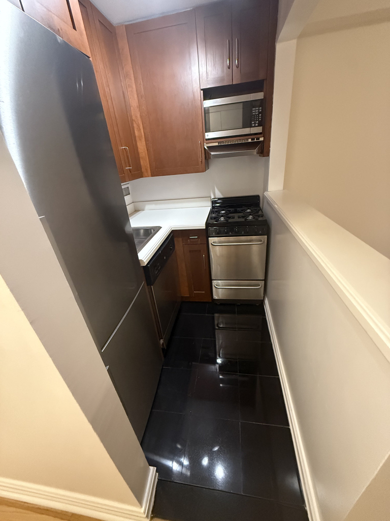1570 1st Avenue - Photo 5