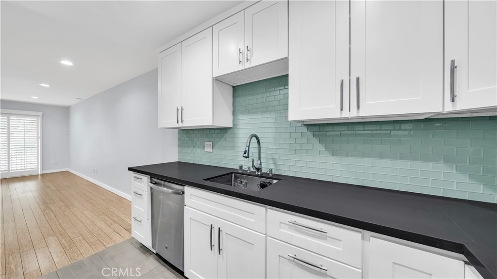 7137 Shoup Avenue - Photo 3