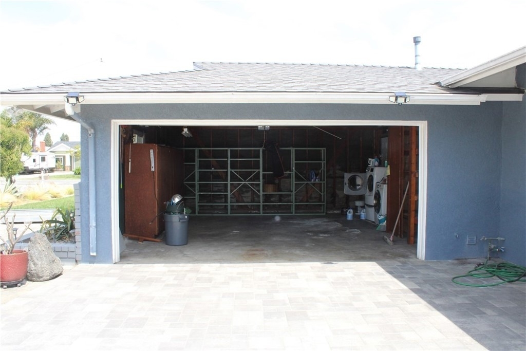 5192 Robinwood - Photo 1