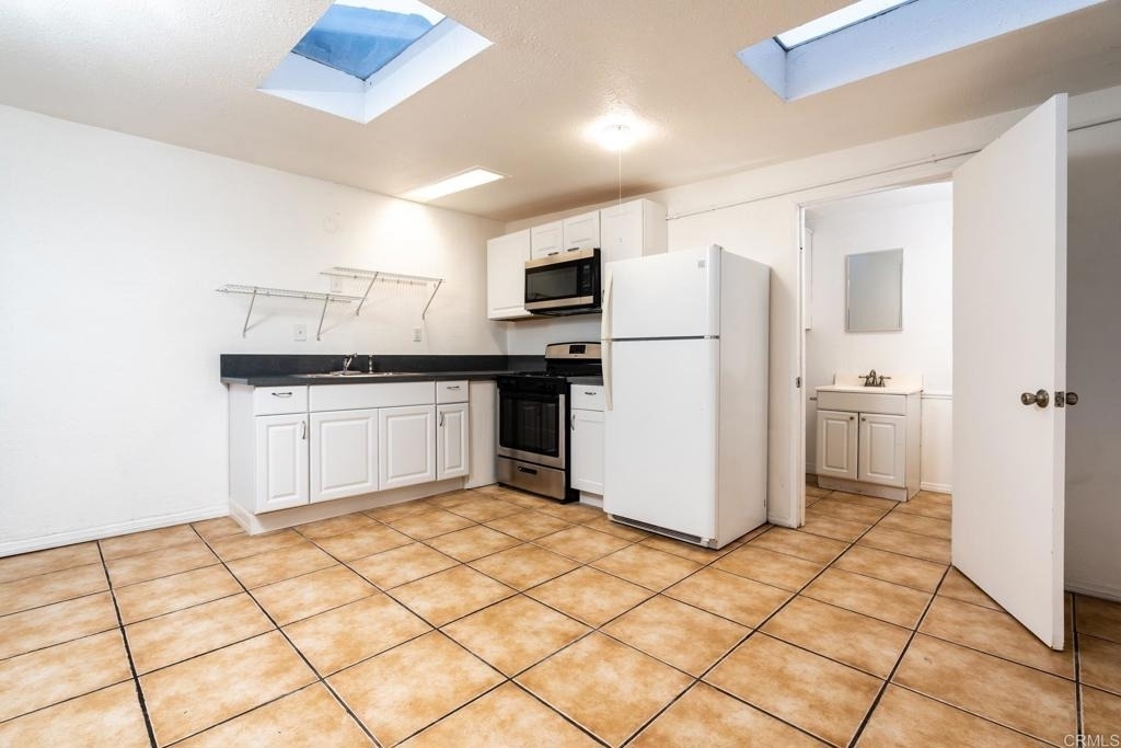1568 Primera Street - Photo 4