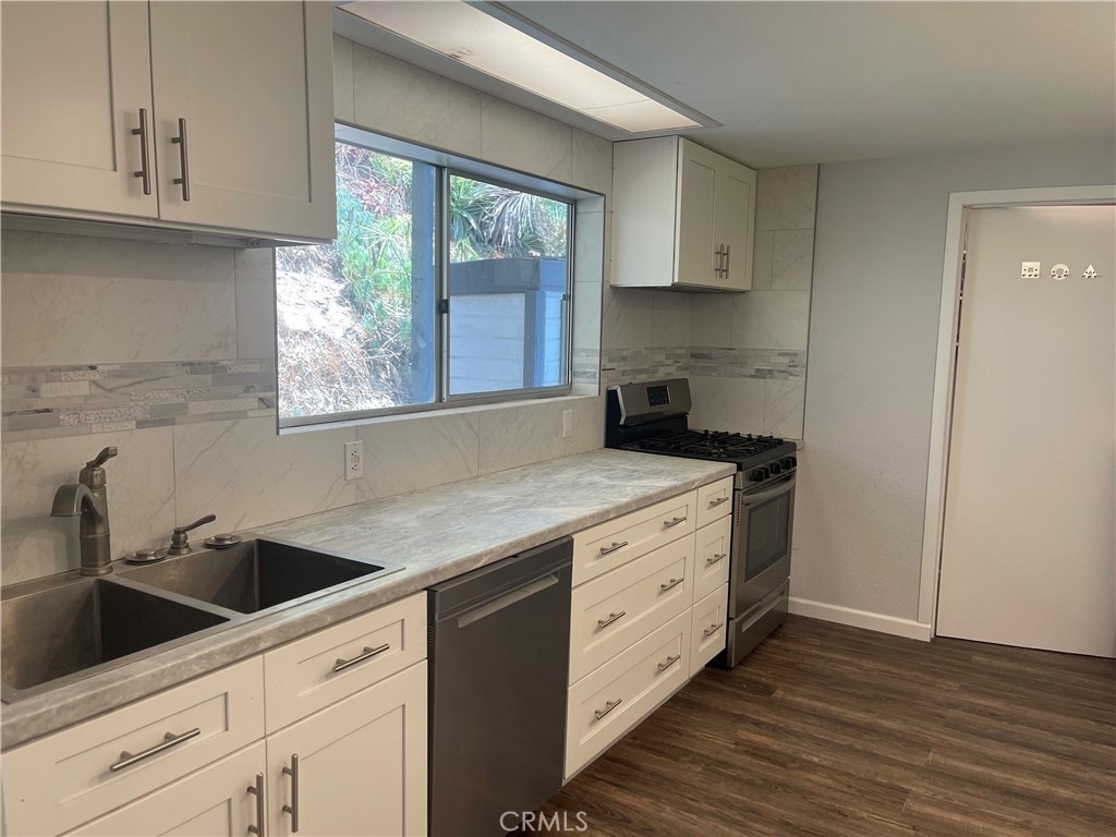 1361 De Luz Road - Photo 3