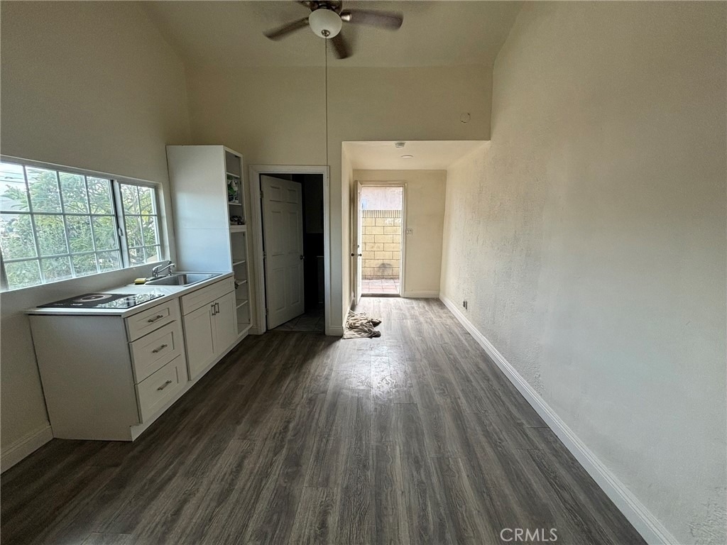 11969 166 - Photo 2