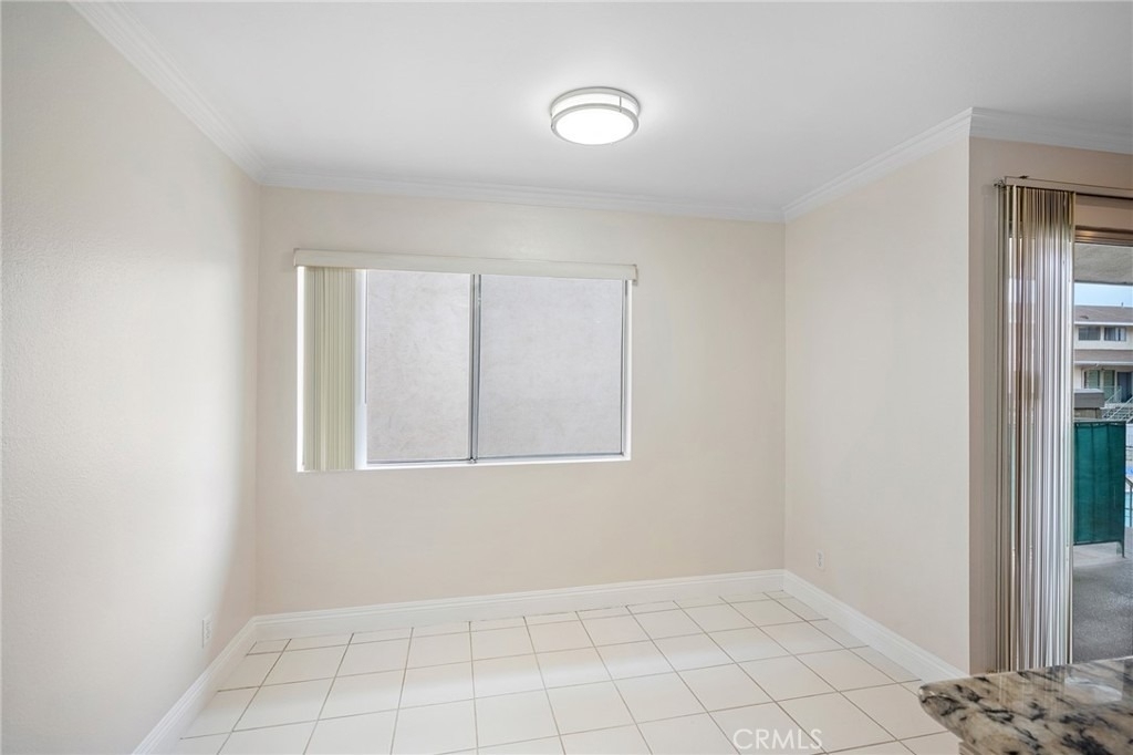 121 Sinclair Avenue - Photo 9