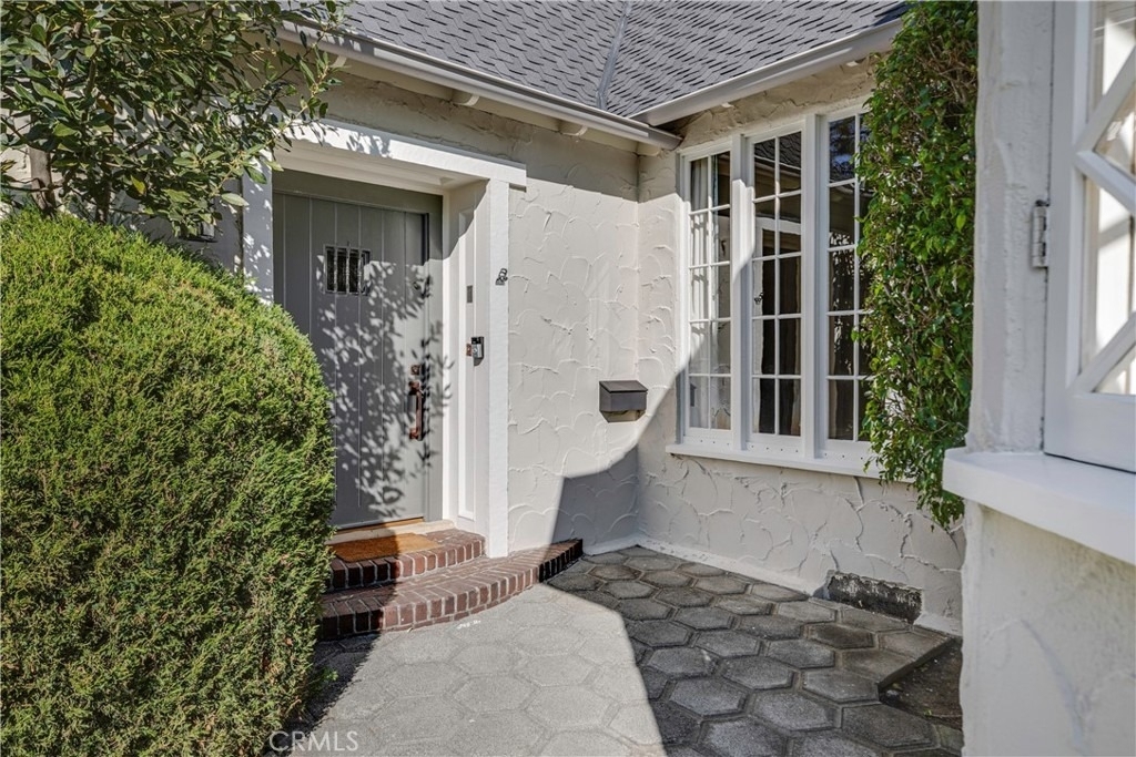1568 Ensley Avenue - Photo 4