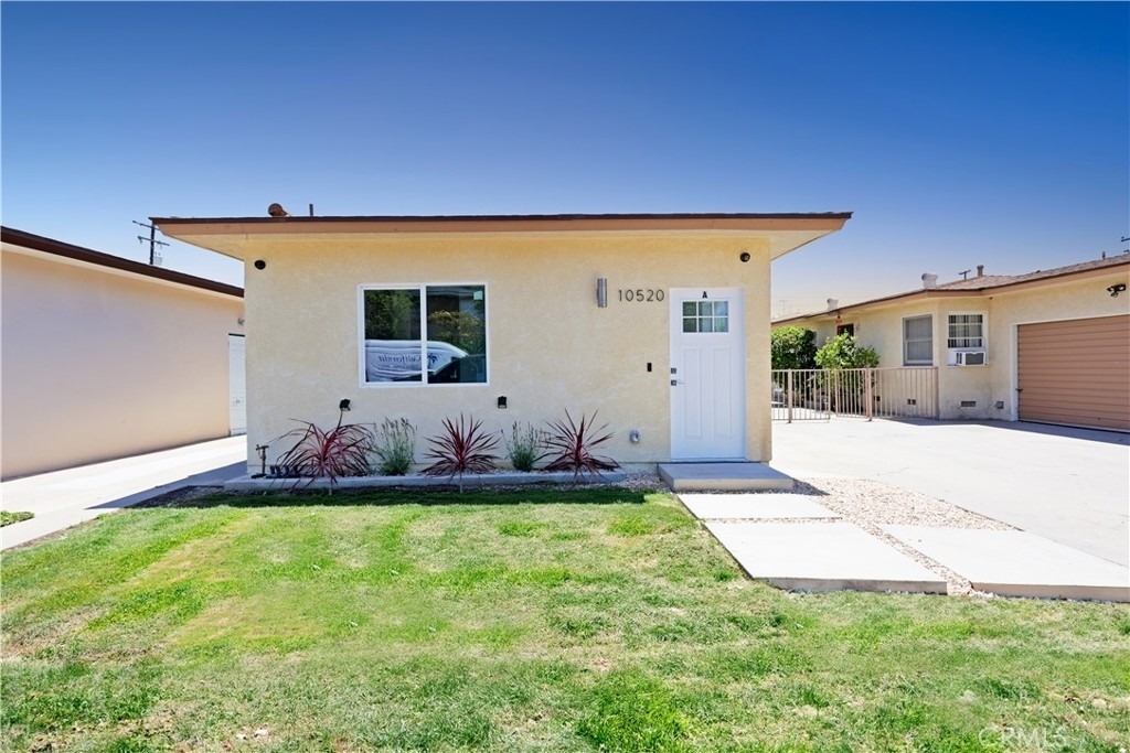 10520 Myrtle Street - Photo 2