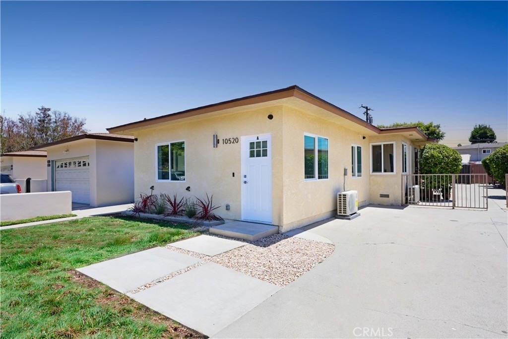10520 Myrtle Street - Photo 0