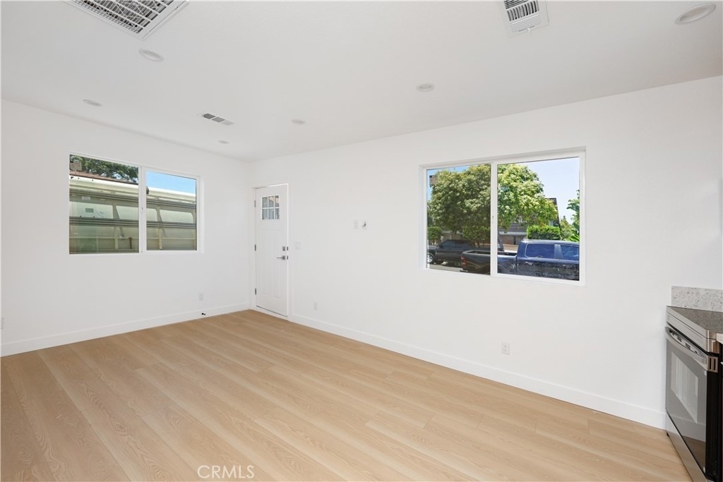 10520 Myrtle Street - Photo 3