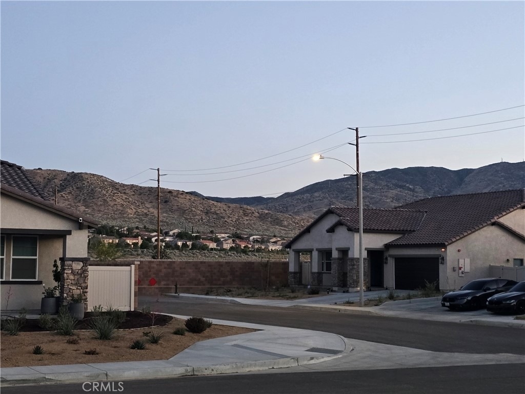 1887 Vincent Dr - Photo 3