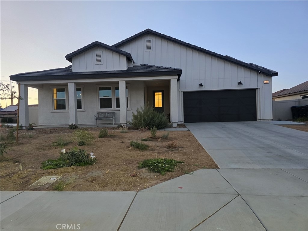 1887 Vincent Dr - Photo 0