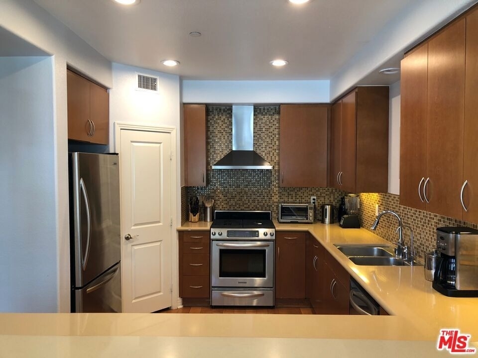 7100 Playa Vista Drive - Photo 16