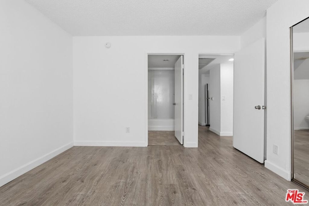 11015 Morrison Street - Photo 17