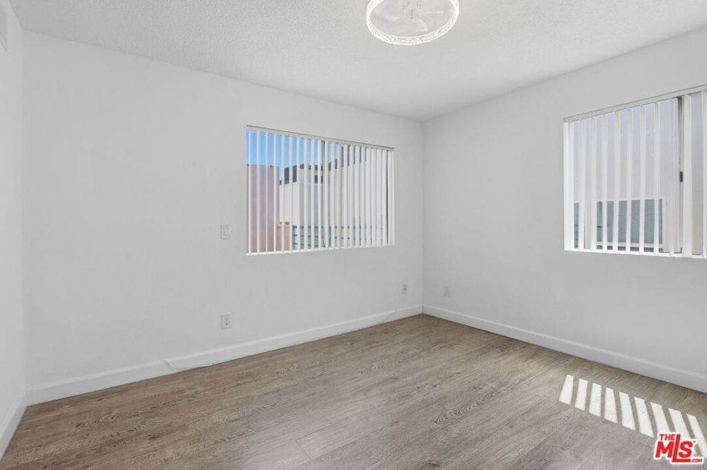 11015 Morrison Street - Photo 24