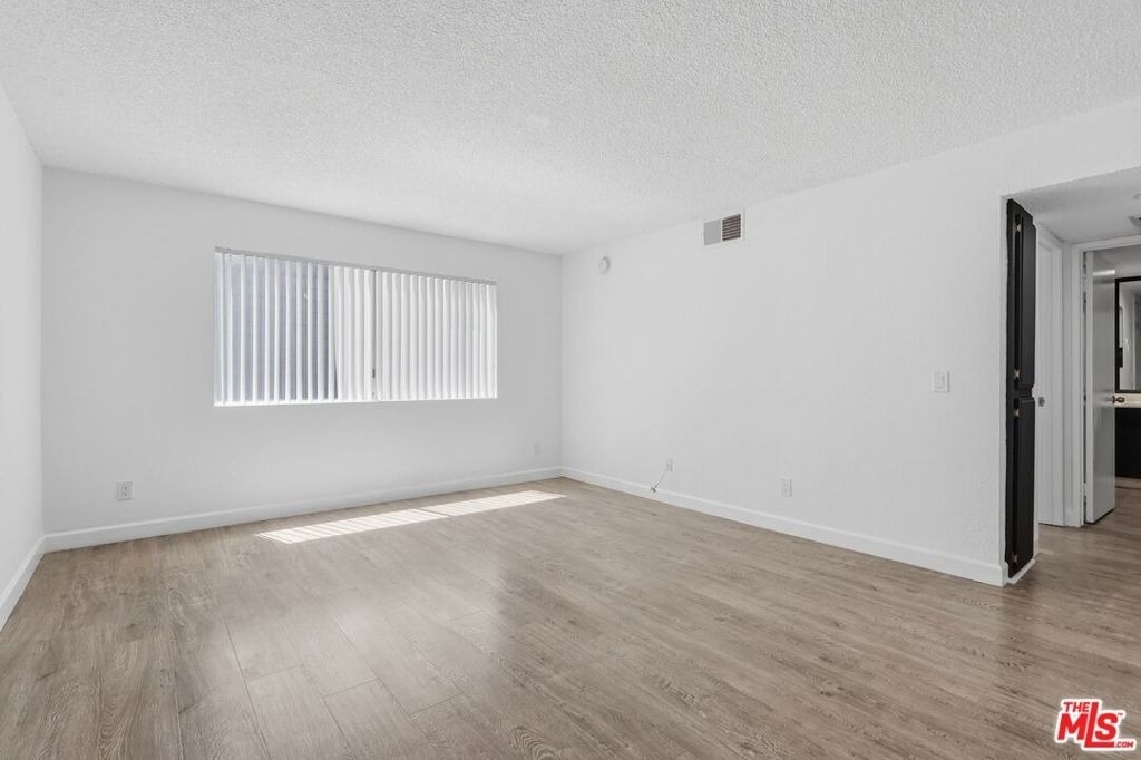 11015 Morrison Street - Photo 11