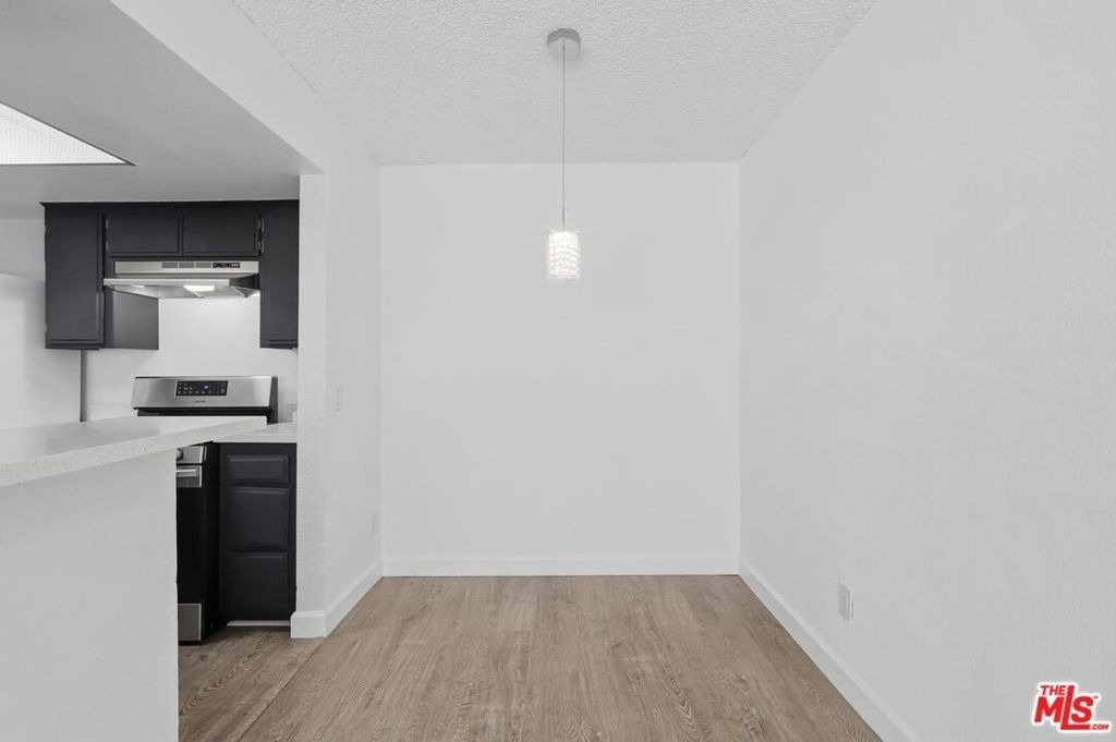 11015 Morrison Street - Photo 8