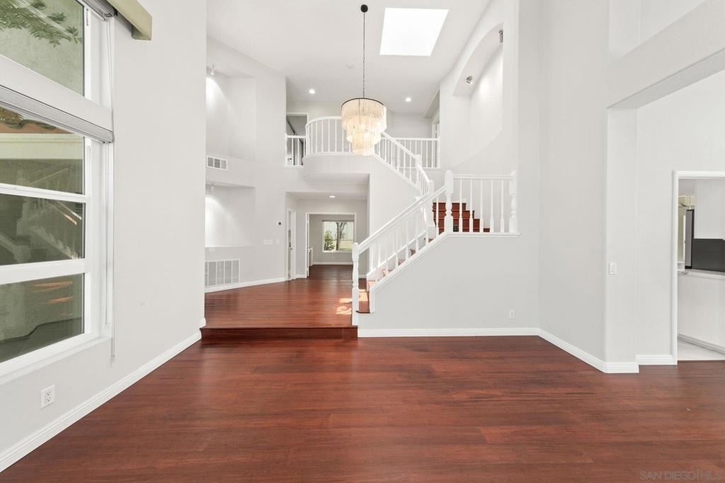 1068 Pacific Hill St - Photo 12