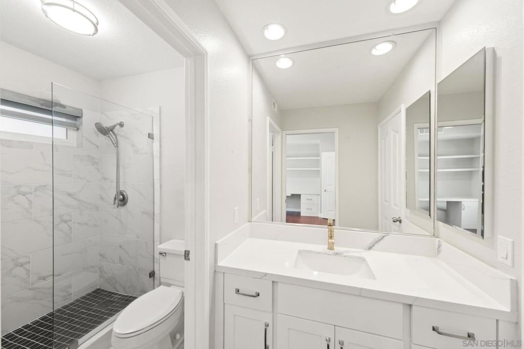 1068 Pacific Hill St - Photo 53