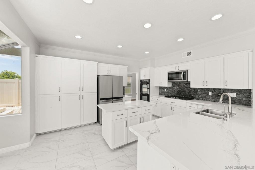 1068 Pacific Hill St - Photo 22