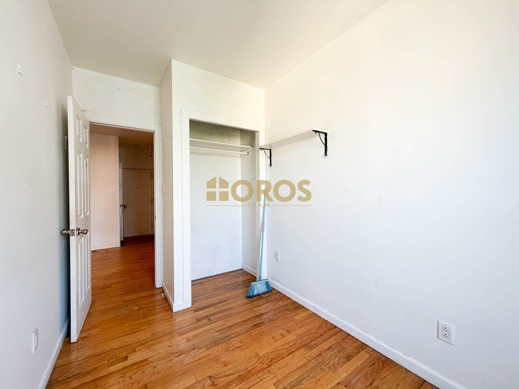 East 7th Street - Photo 3