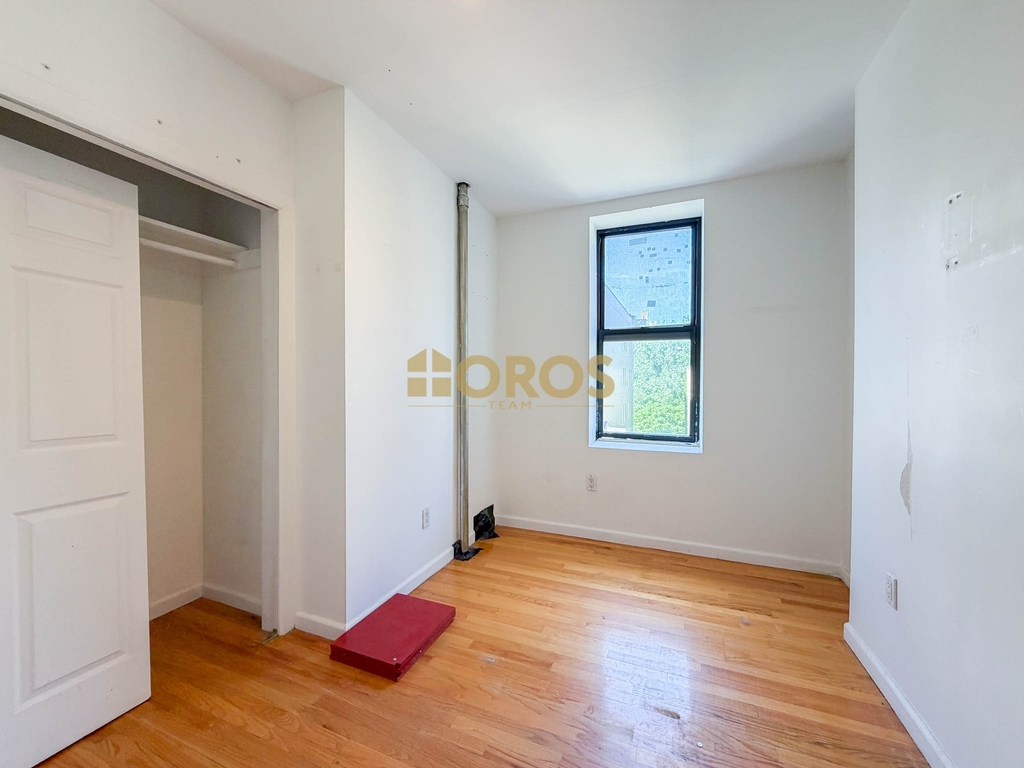 East 7th Street - Photo 6