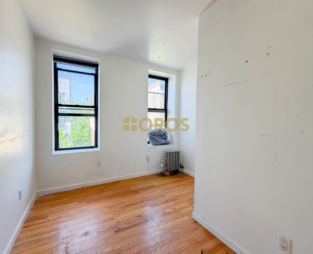 East 7th Street - Photo 2