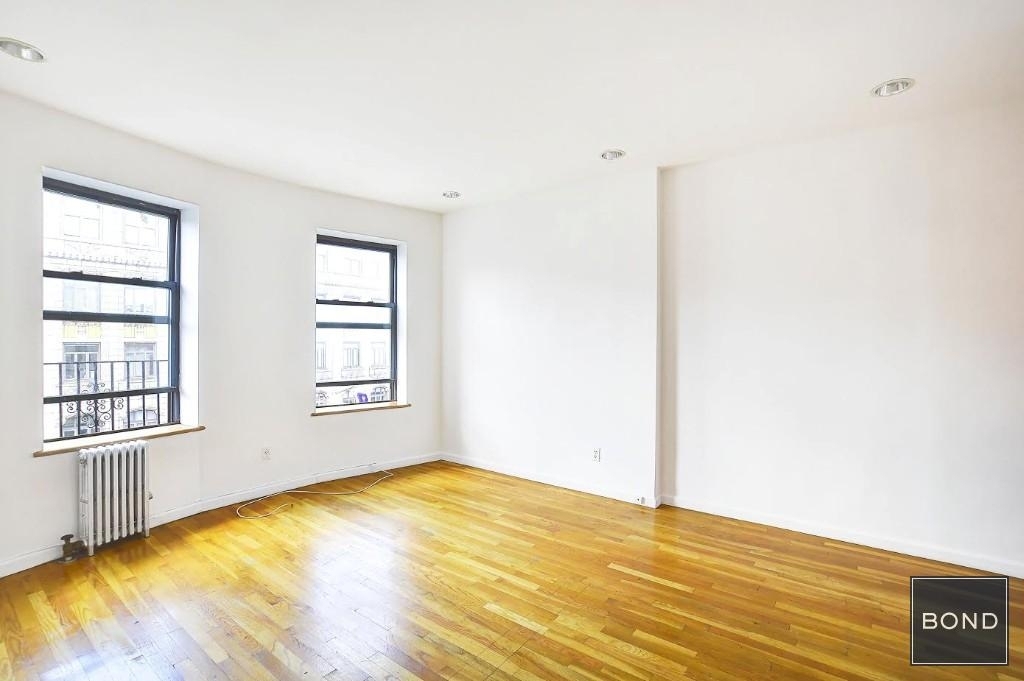 104 2nd Avenue - Photo 4