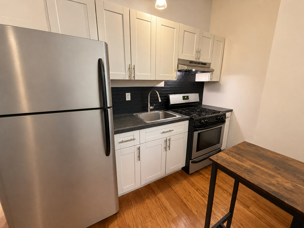 754 Marcy Avenue - Photo 2