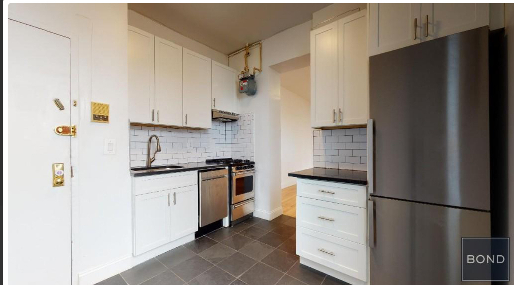 East 91st Street - Photo 5