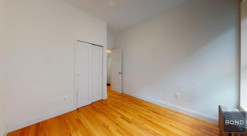 East 91st Street - Photo 4