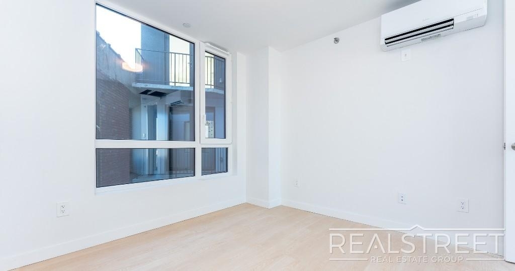 280 Meeker Avenue - Photo 7