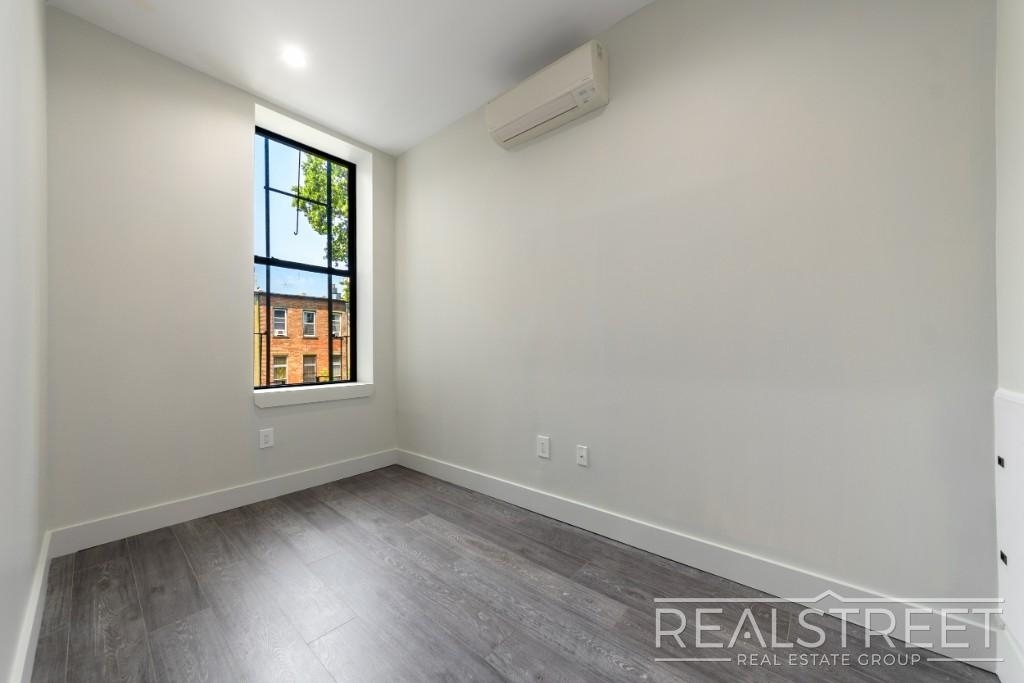 697 Dekalb Ave - Photo 6