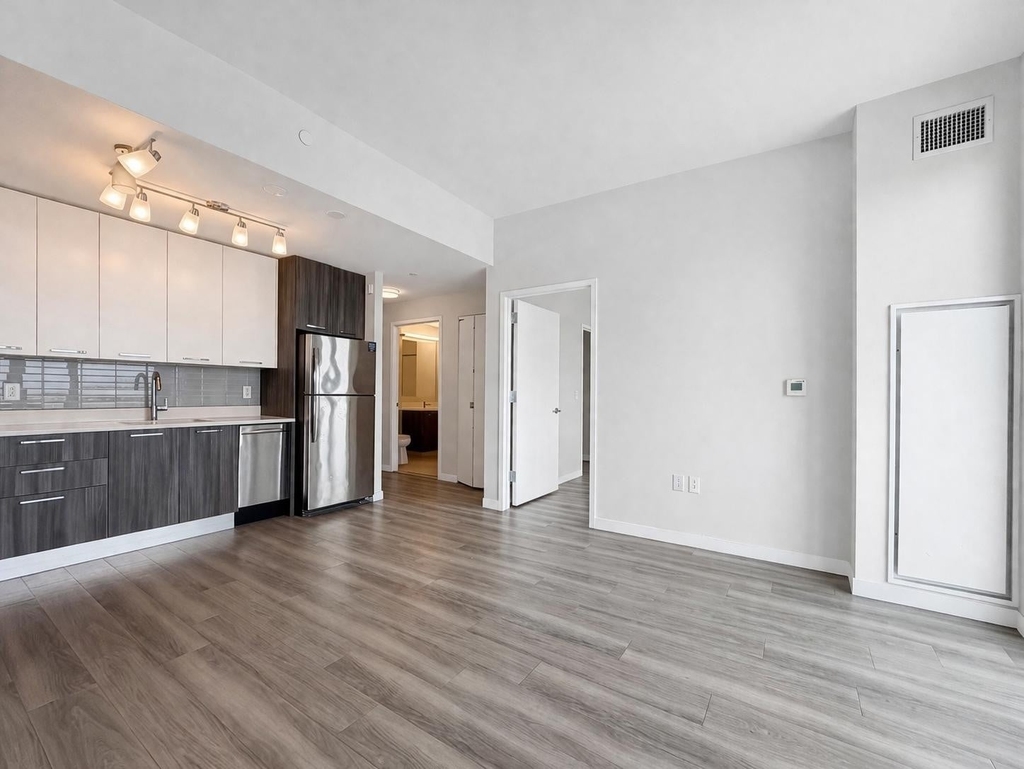 1524 Sheepshead Bay Road - Photo 5