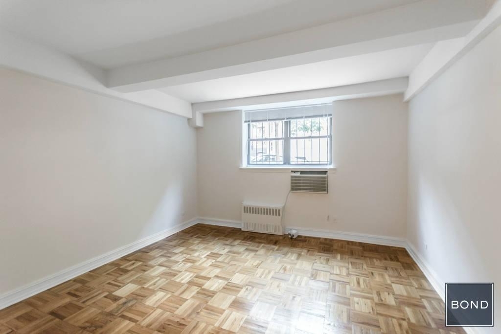 West 16th Street - Photo 1