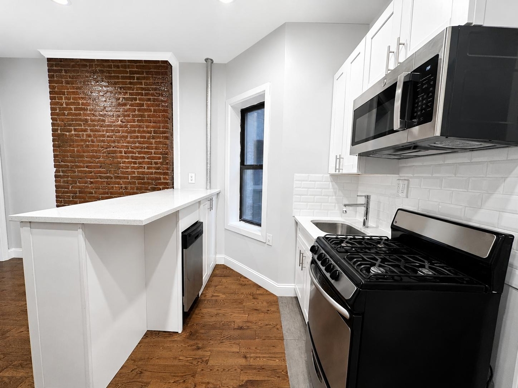 1885 Amsterdam Avenue - Photo 3