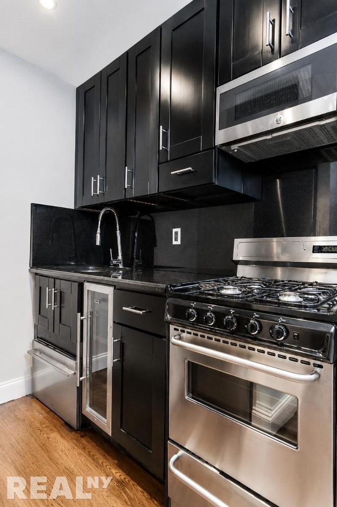 W 53rd St - Photo 1