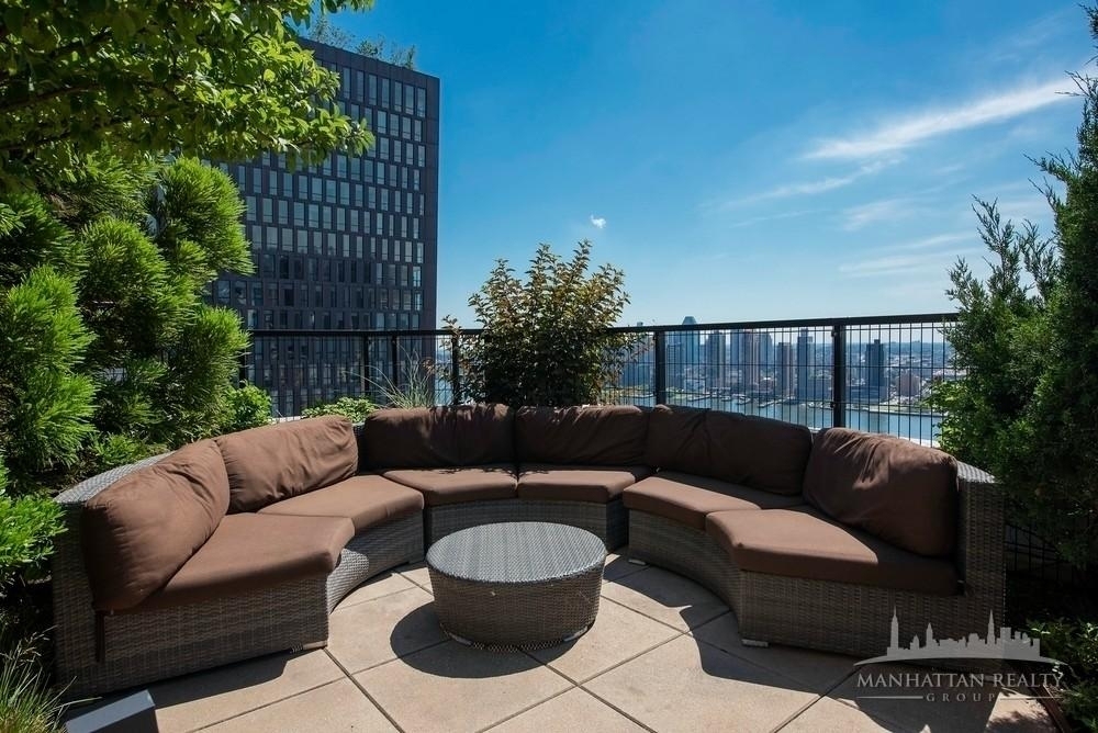 East 34th Street - Photo 10