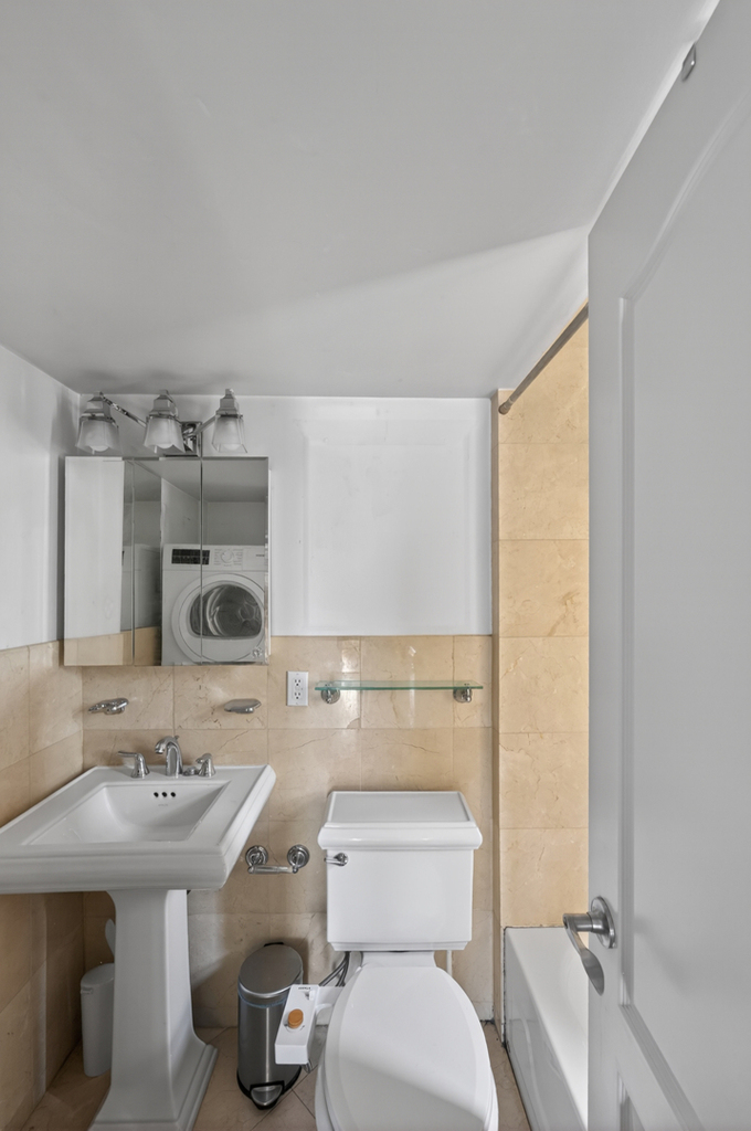 245 Mulberry St - Photo 5