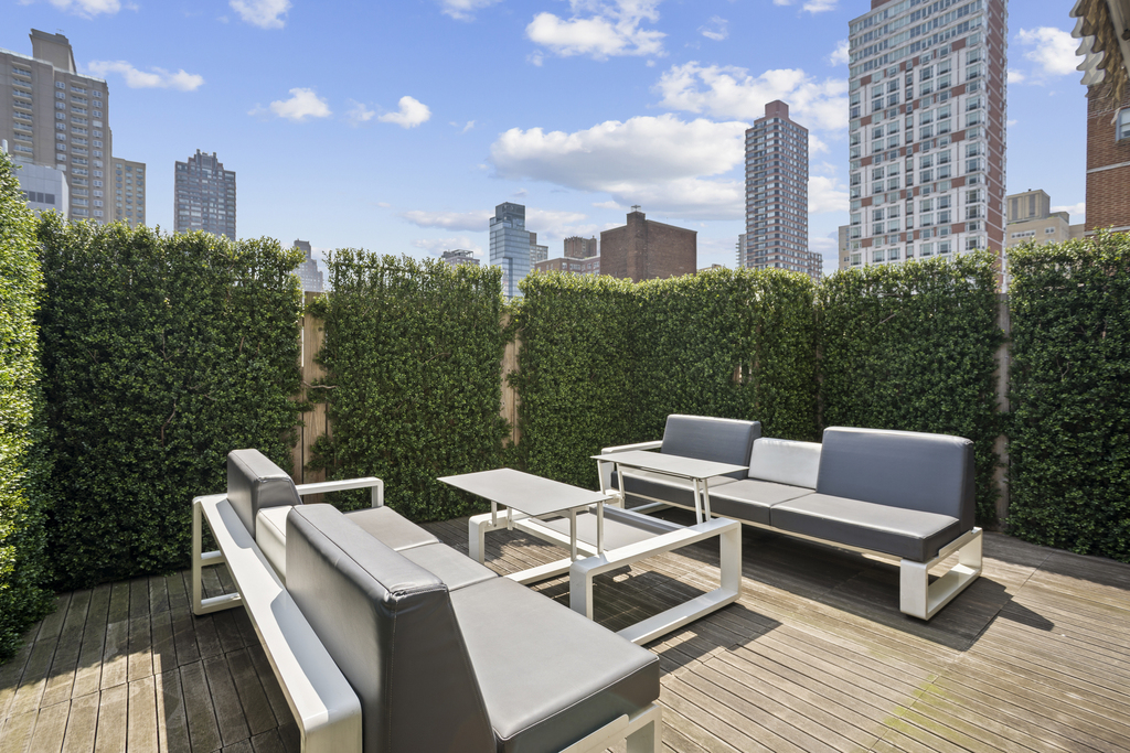 435 E 76th St - Photo 11
