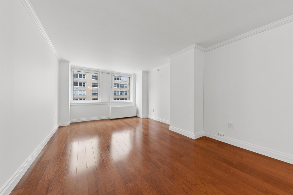 404 E 76th St - Photo 1