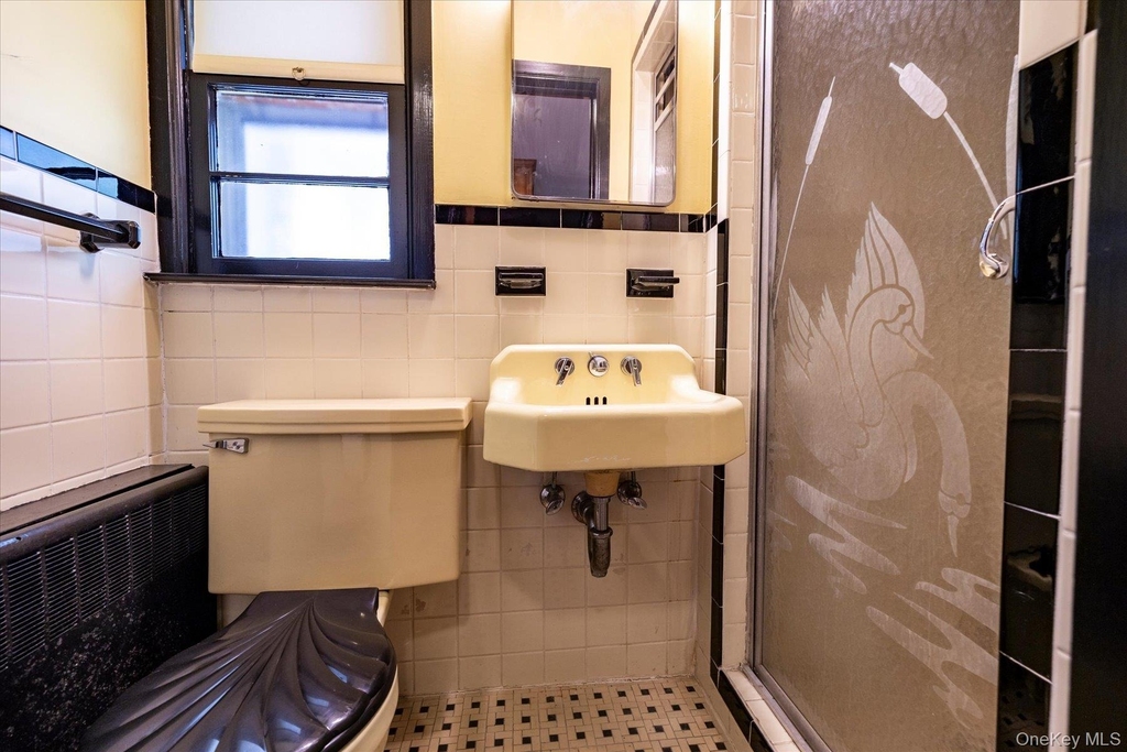 531 Surrey Place - Photo 10