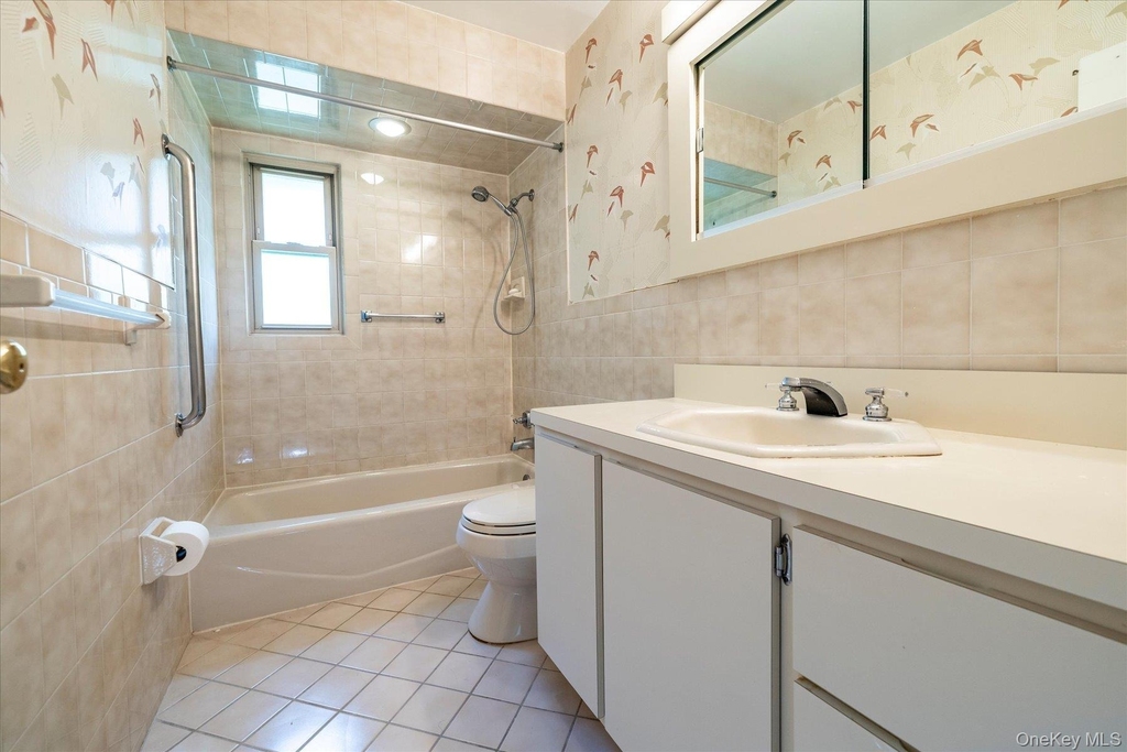 531 Surrey Place - Photo 16