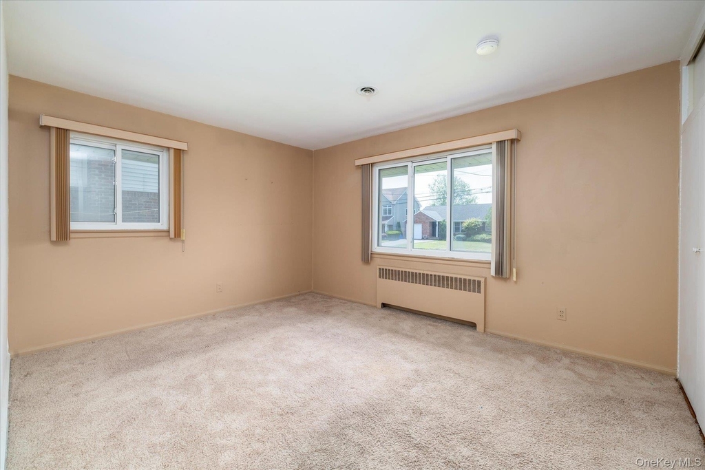 531 Surrey Place - Photo 13
