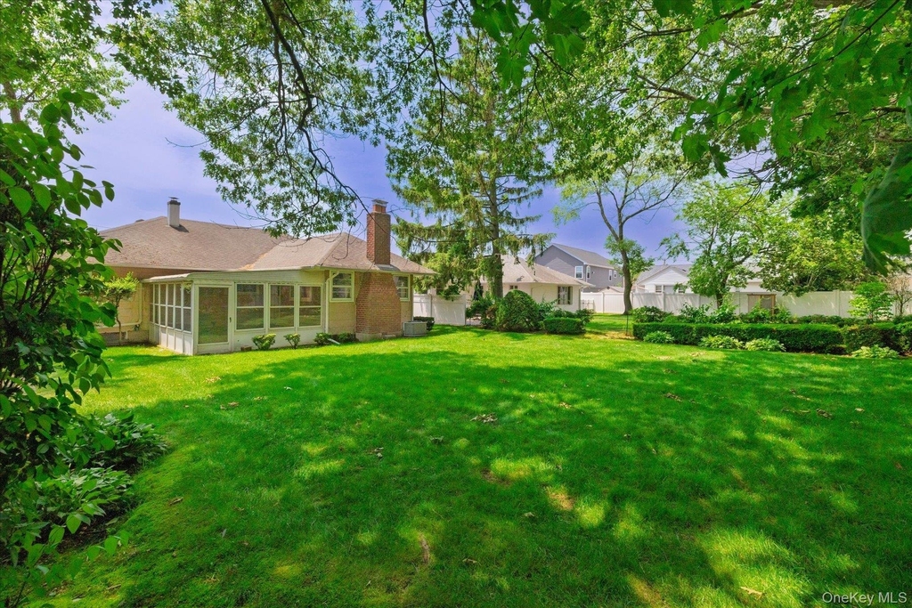 531 Surrey Place - Photo 21