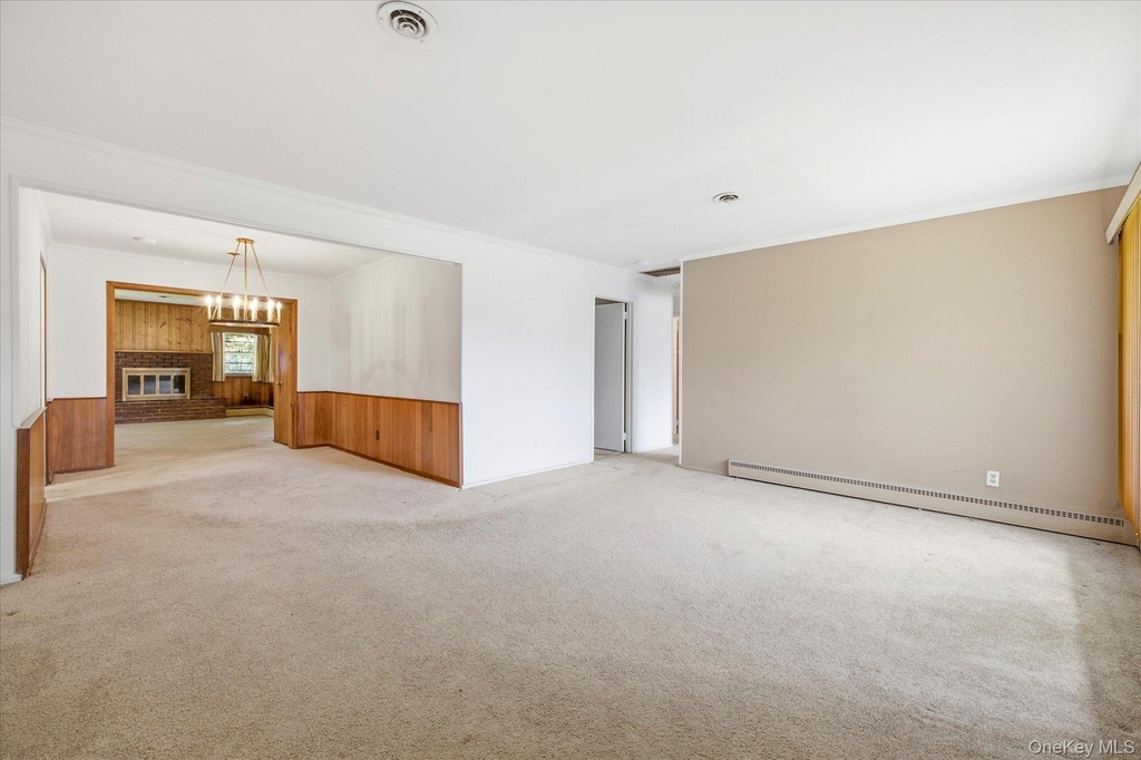 531 Surrey Place - Photo 4
