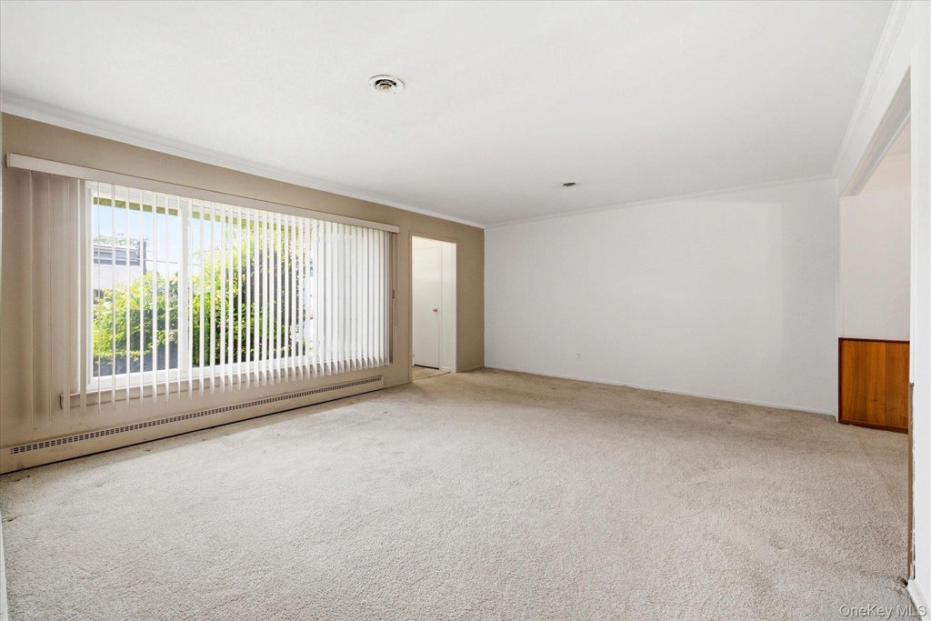 531 Surrey Place - Photo 5