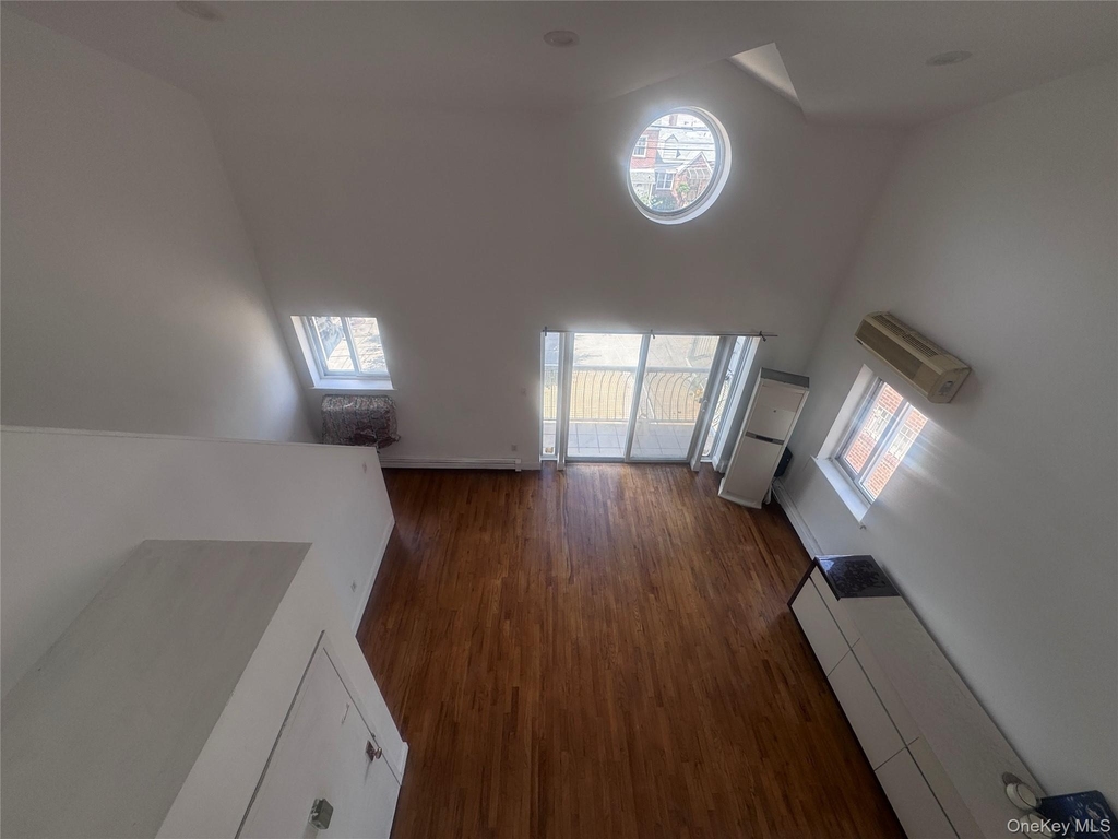 72-38 Calamus Avenue - Photo 12