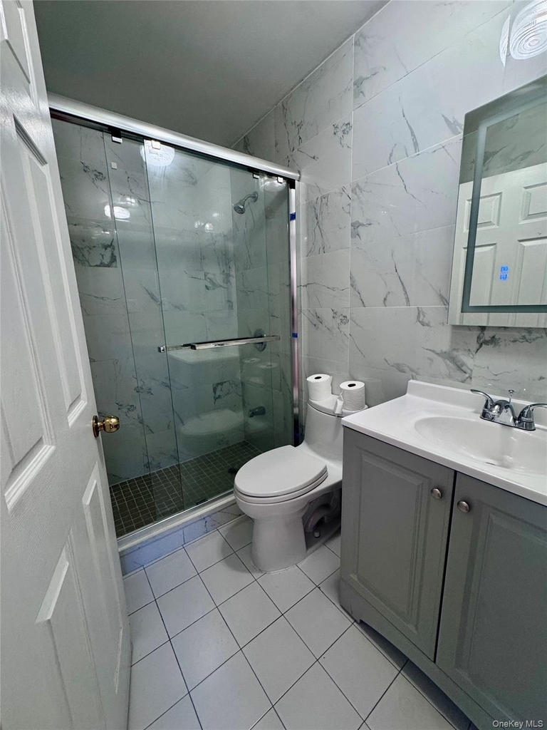 72-38 Calamus Avenue - Photo 6