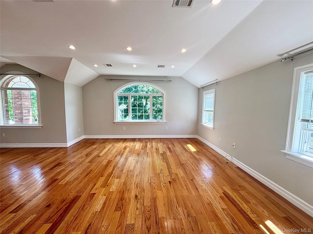 249-11 147th Road - Photo 2