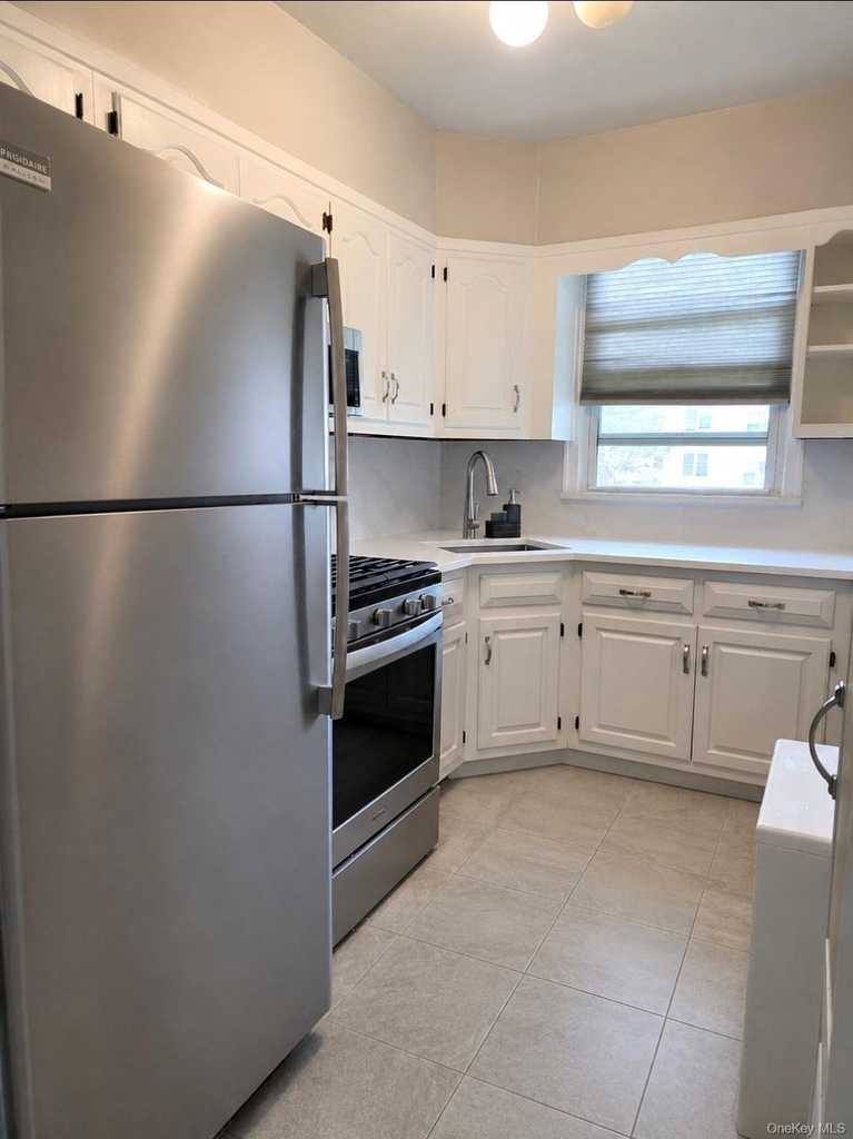 17 Winchester Avenue - Photo 2