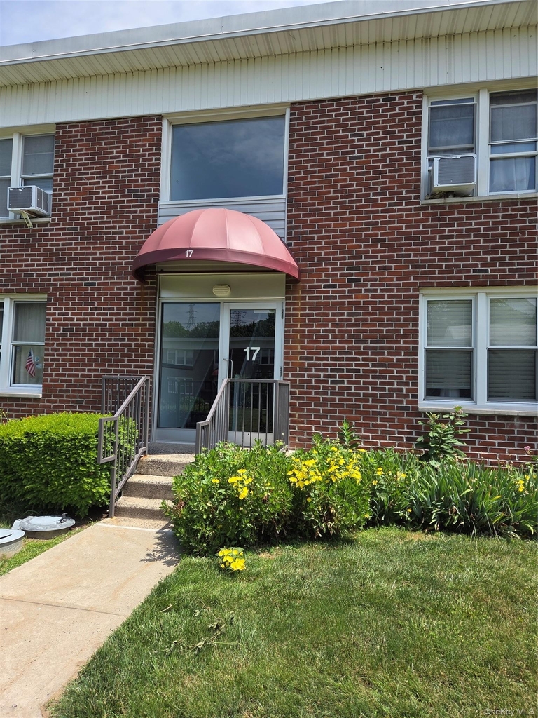 17 Winchester Avenue - Photo 0